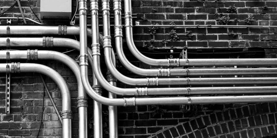 Data Pipeline Plumbing